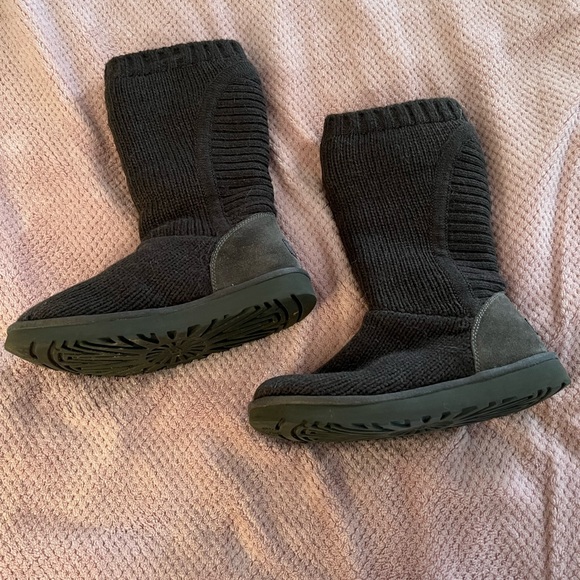 UGG brown sweater style - Picture 3 of 8